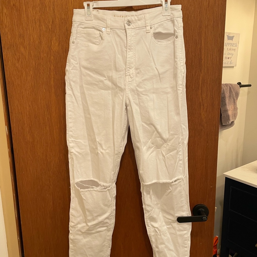 White curvy mom jean American eagle